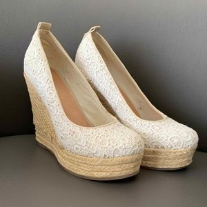 Aldo Pearl-White Color Lace high heel size 7